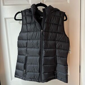 NWT Charter Club black hooded puffer vest